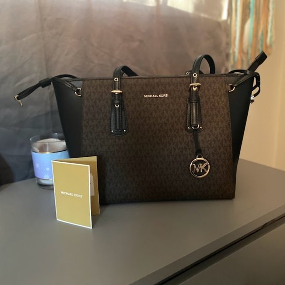 Michael Kors Handbags - Michael Kors: Voyager Medium Logo Tote Bag